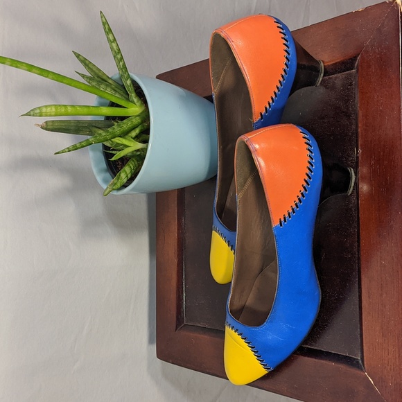 Vintage 80's yellow/blue/red block print leather heels by Bill Valentine - Picture 3 of 7
